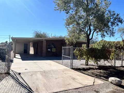 Exterior - 702 E 37th St, Tucson, AZ 85713 photo 1 of 4