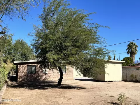 Exterior - 702 E 37th St, Tucson, AZ 85713 photo 4 of 4