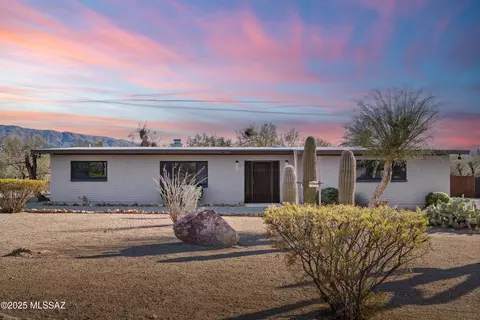 3083 N Sarsaparilla Pl, Tucson, AZ 85749