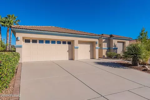 36 N Bluebird Dr, Green Valley, AZ 85614