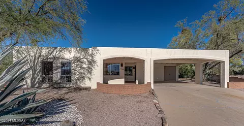1800 S San Vincent Dr, Green Valley, AZ 85614