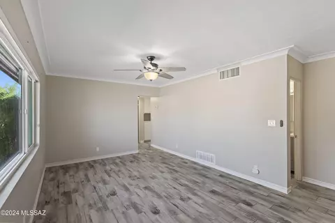 Living - 822 E Copper St, Tucson, AZ 85719 photo 3 of 6