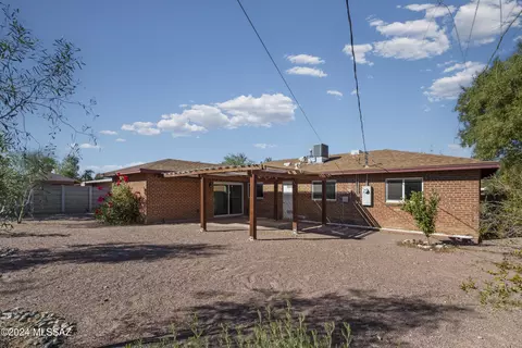 Exterior - 822 E Copper St, Tucson, AZ 85719 photo 2 of 6