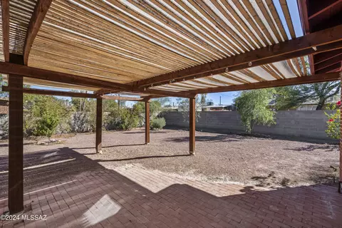 Exterior - 822 E Copper St, Tucson, AZ 85719 photo 4 of 6