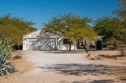 16134 W Lynnette Rd, Tucson, AZ 85736