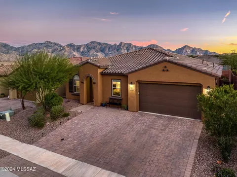 420 E Arizona Poppy Dr, Oro Valley, AZ 85755