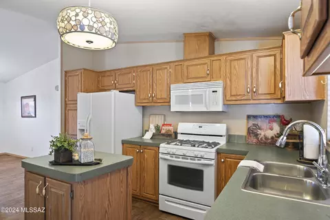 6061 E Thunder River Dr, Tucson, AZ 85756 photo 8