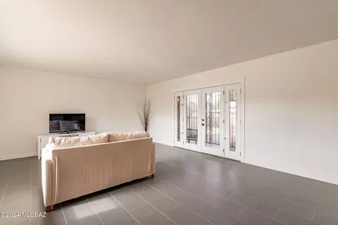 Living - 5331 E 4th St, Tucson, AZ 85711 photo 3 of 4