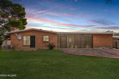 Exterior - 5331 E 4th St, Tucson, AZ 85711 photo 4 of 8