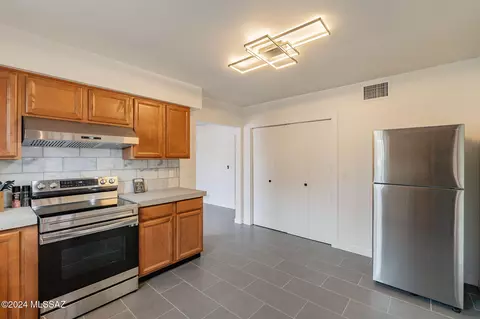 Kitchen - 5331 E 4th St, Tucson, AZ 85711 photo 3 of 5