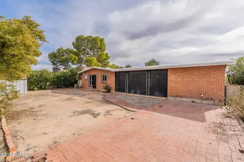 Exterior - 5331 E 4th St, Tucson, AZ 85711 photo 6 of 8