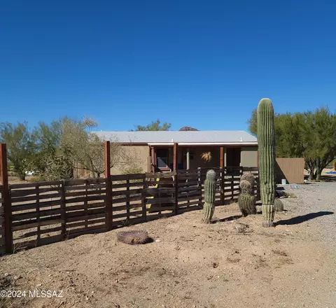 10450 W Anthony Dr, Tucson, AZ 85743