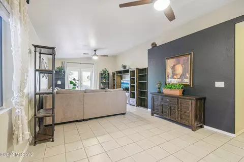 10137 E Rincon Shadows Dr, Tucson, AZ 85748 photo 7