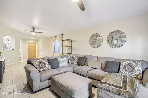 10137 E Rincon Shadows Dr, Tucson, AZ 85748 photo 8