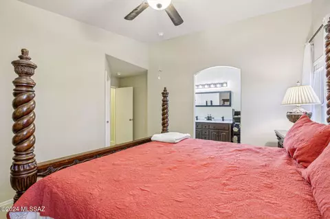 10137 E Rincon Shadows Dr, Tucson, AZ 85748 photo 17