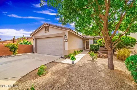 194 E Oracle Oak St, Sahuarita, AZ 85629