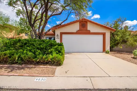 9530 N Albatross Dr, Tucson, AZ 85742