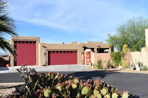2440 S Triangle X Ln, Tucson, AZ 85713