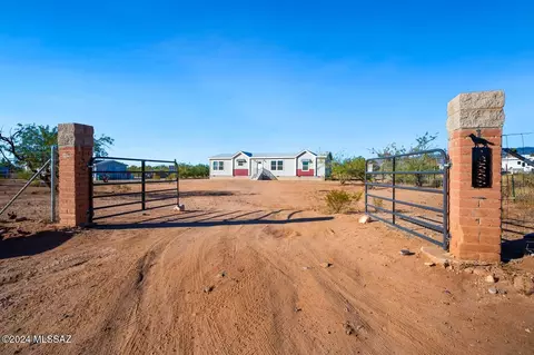 13555 E Rex Molly Rd, Vail, AZ 85641