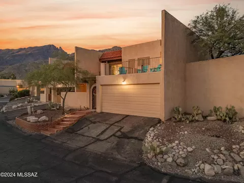 6300 N Camino Los Mochis, Tucson, AZ 85718