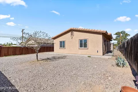 Exterior - 807 E 34th St, Tucson, AZ 85713 photo 6 of 6