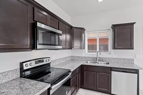 Kitchen - 807 E 34th St, Tucson, AZ 85713 photo 4 of 4