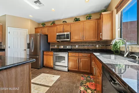 7464 E Fair Meadows Loop, Tucson, AZ 85756 photo 11