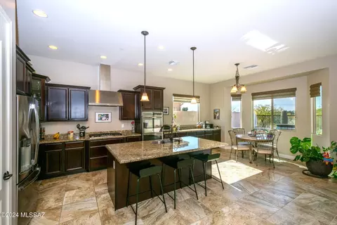 3849 N Foothills Club Ave, Tucson, AZ 85750