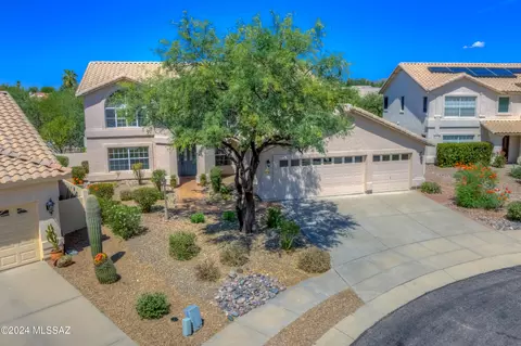 12585 N Pioneer Way, Oro Valley, AZ 85755
