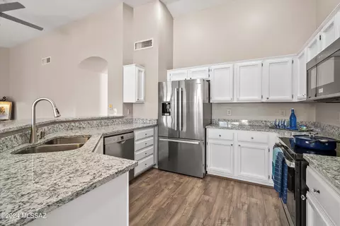 38140 S Elbow Bend Dr, Tucson, AZ 85739