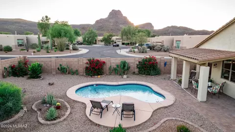 7749 W Vista Point Ct, Tucson, AZ 85743