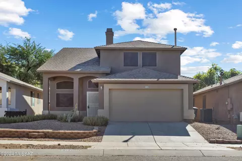 8742 E Chimney Spring Dr, Tucson, AZ 85747