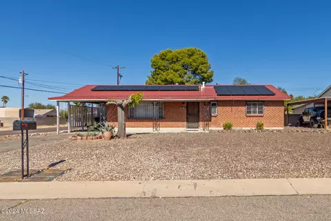 6701 E Scarlett St, Tucson, AZ 85710