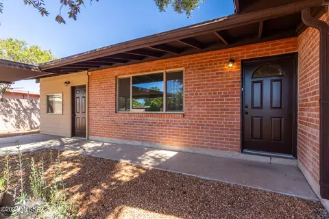 6865 E 38th St, Tucson, AZ 85730