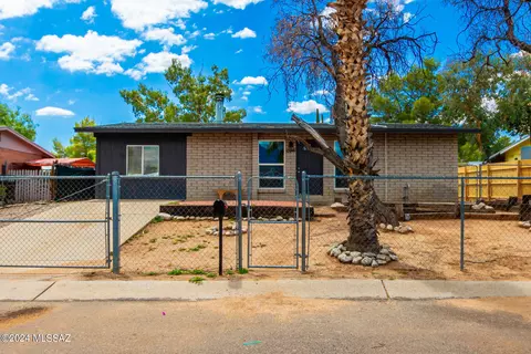 15941 N Capstan Ave, Tucson, AZ 85739