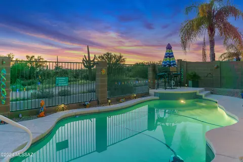 12453 N Crimson Vista Dr, Marana, AZ 85658