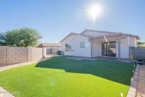 Exterior - 10099 E Sunset Meadow Pl, Tucson, AZ 85747 photo 6 of 10