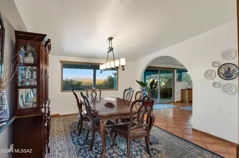 Dining - 140 E Cambridge Dr, Tucson, AZ 85704 photo 4 of 5