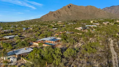 View/Area - 140 E Cambridge Dr, Tucson, AZ 85704 photo 2 of 2