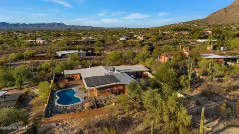 View/Area - 140 E Cambridge Dr, Tucson, AZ 85704 photo 1 of 2