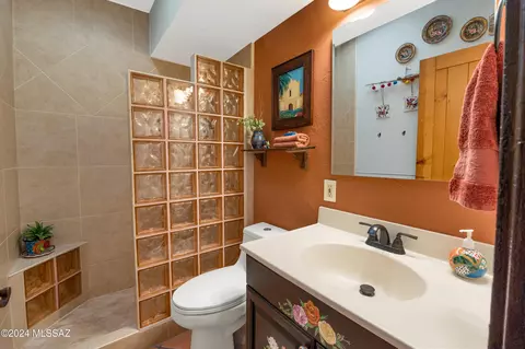Bath - 140 E Cambridge Dr, Tucson, AZ 85704 photo 3 of 3
