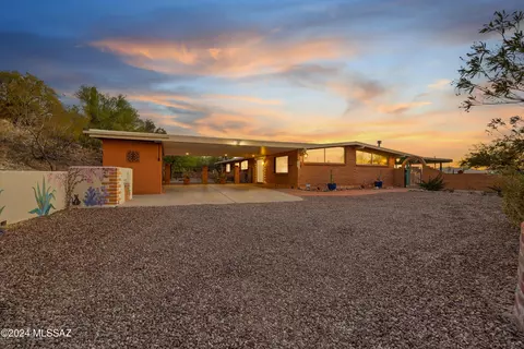 140 E Cambridge Dr, Tucson, AZ 85704