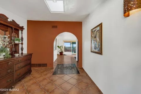 Entry Way - 140 E Cambridge Dr, Tucson, AZ 85704 photo 2 of 2