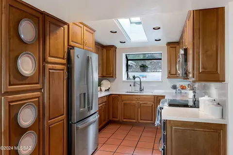 Kitchen - 140 E Cambridge Dr, Tucson, AZ 85704 photo 1 of 2