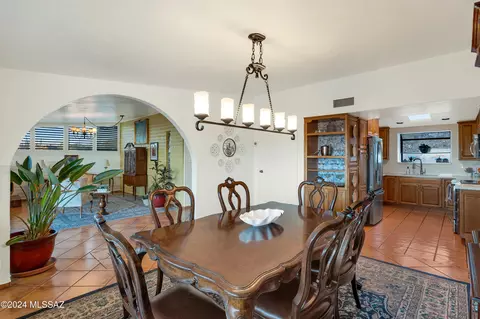 Dining - 140 E Cambridge Dr, Tucson, AZ 85704 photo 2 of 5