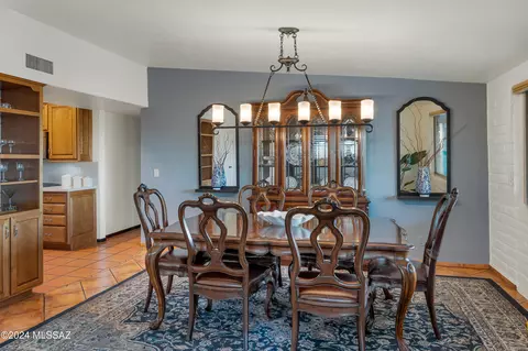 Dining - 140 E Cambridge Dr, Tucson, AZ 85704 photo 3 of 5