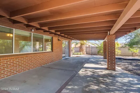 Exterior - 7442 E Montecito Dr, Tucson, AZ 85710 photo 3 of 10