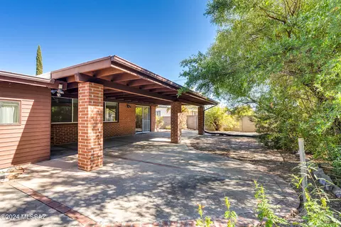 Exterior - 7442 E Montecito Dr, Tucson, AZ 85710 photo 6 of 10
