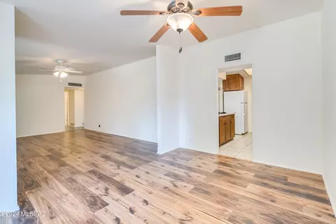 Living - 7442 E Montecito Dr, Tucson, AZ 85710 photo 5 of 10