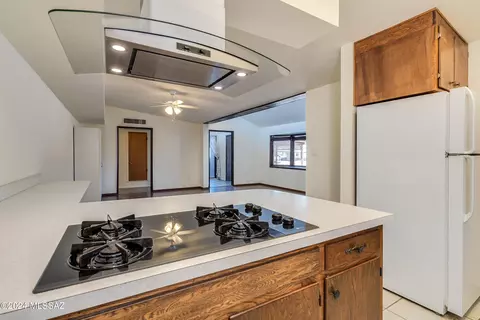 Kitchen - 7442 E Montecito Dr, Tucson, AZ 85710 photo 2 of 7